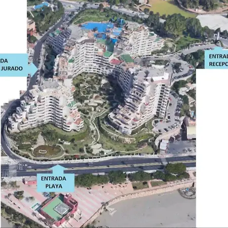Benalbeach Luxury Apartment *